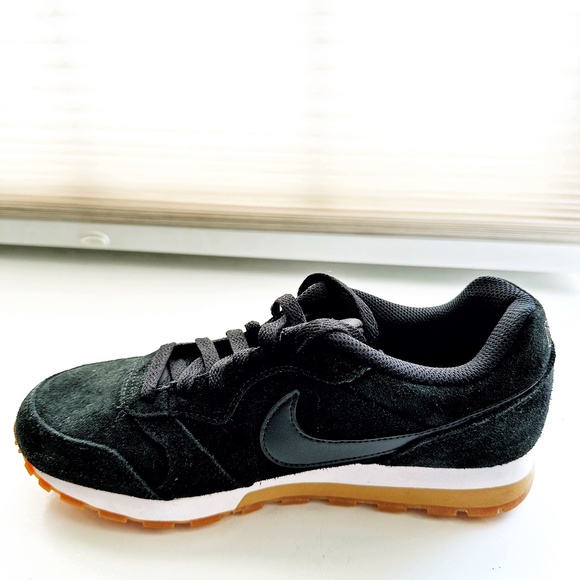 New Nike MD Runner 2 SE Women’s Sneakers Black Rose Gold Sz 8 Model AQ9121 - Picture 1 of 6